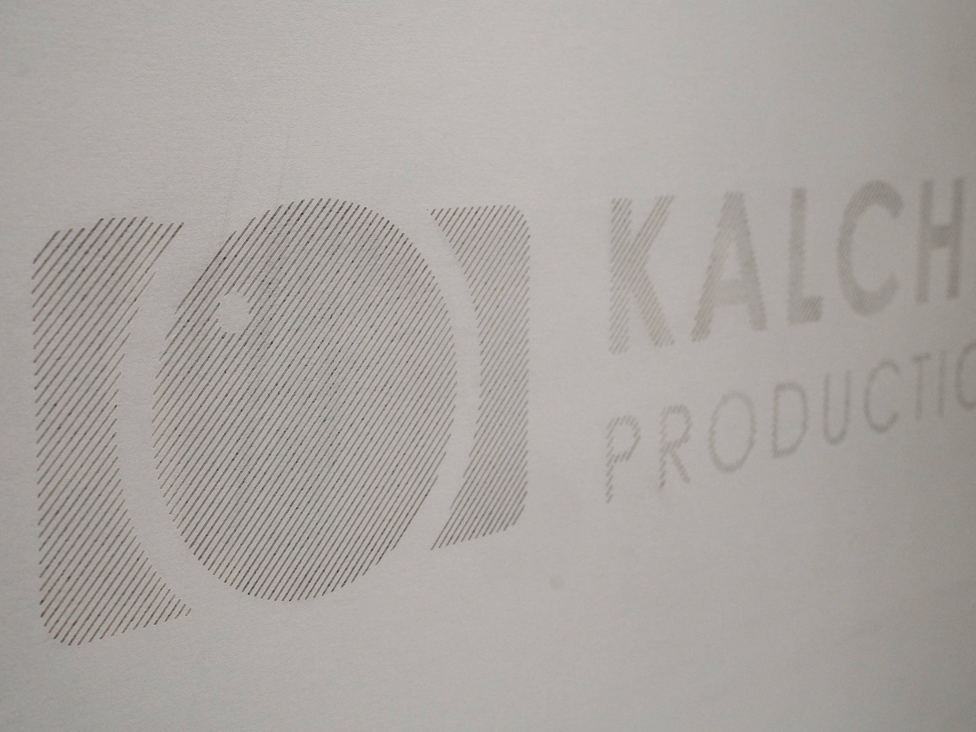 Schreibtisch Logogravur Sichtschutz Platte