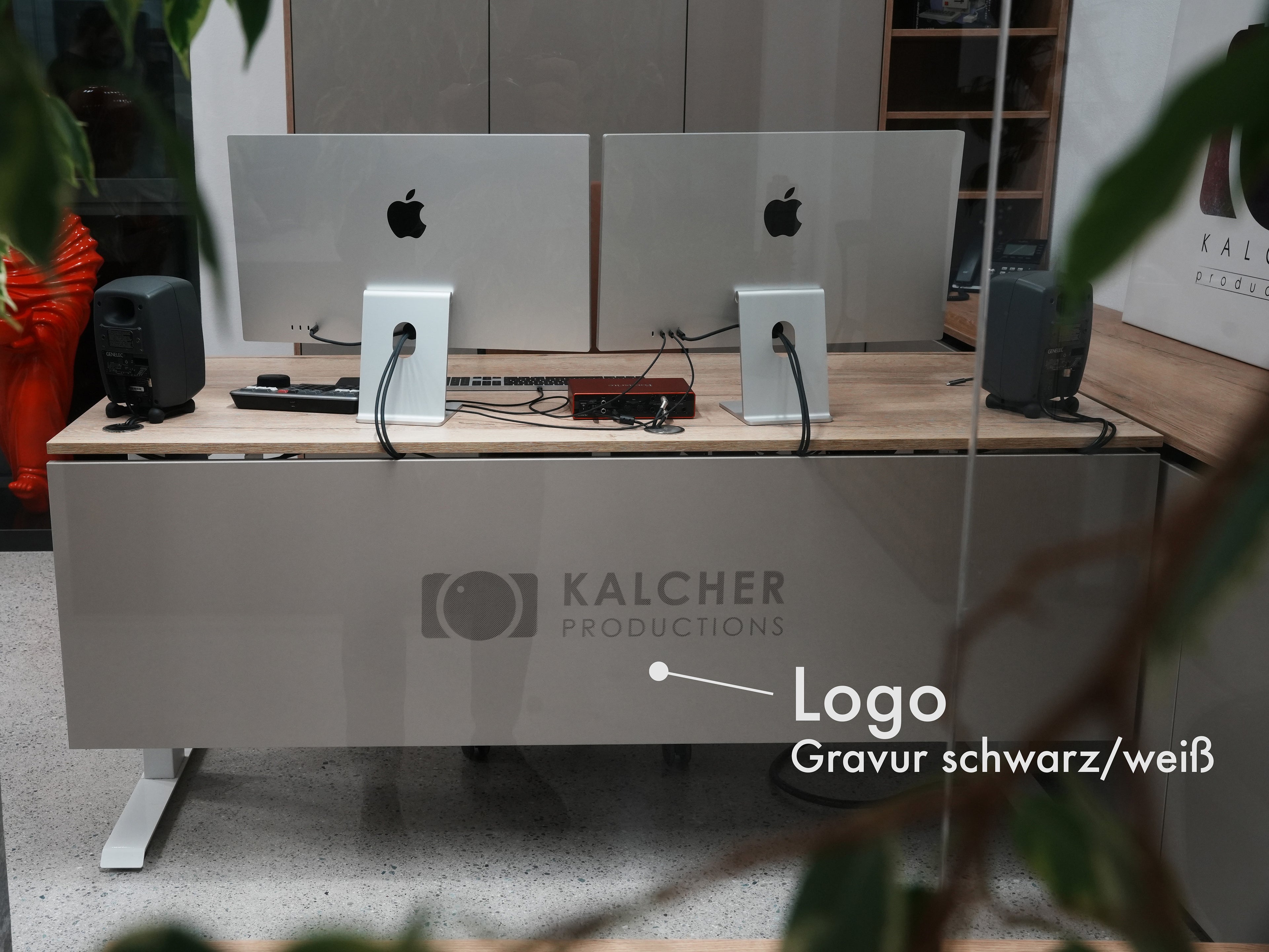 Schreibtisch Logogravur Sichtschutz Platte