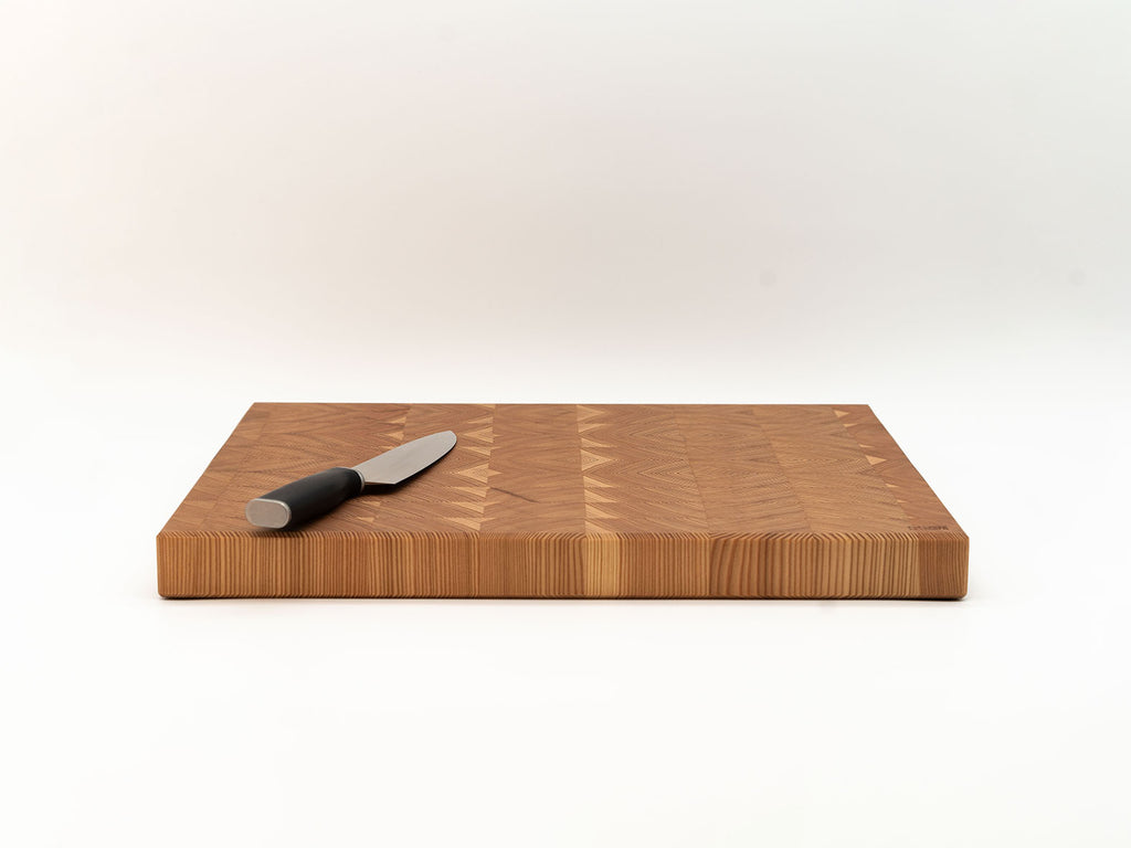 Großes Holz-Schneidebrett in Lärche Stirnholz