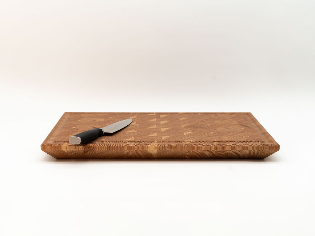 Großes Holz-Schneidebrett in Lärche Stirnholz