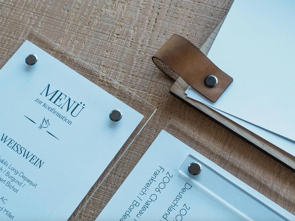 Speisekarte Holz Menü Klemmbrett Lederschlaufe Logogravur