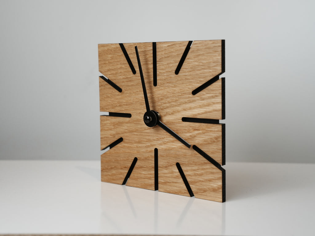 Wanduhr Laserdesign in Eiche