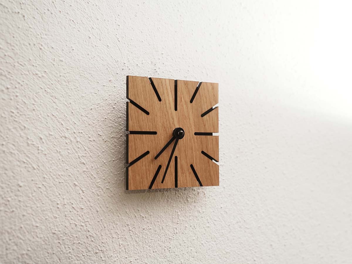 Wanduhr Laserdesign in Eiche